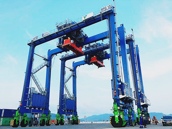 輪胎式集裝箱門式起重機(jī)